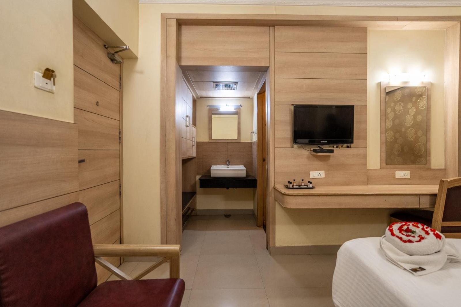 Sree Bharani Hotels Tirunelveli Dış mekan fotoğraf
