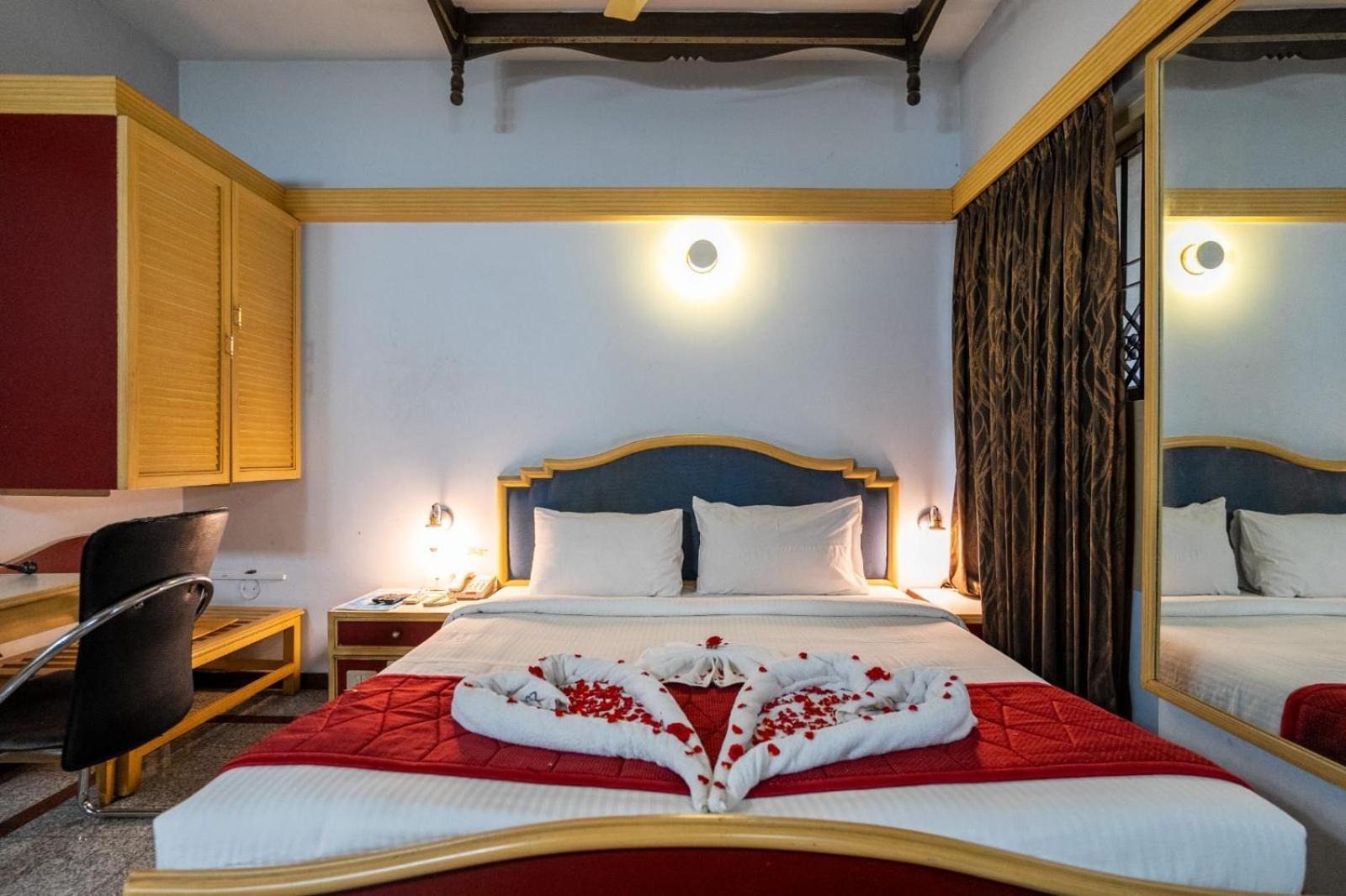 Sree Bharani Hotels Tirunelveli Dış mekan fotoğraf