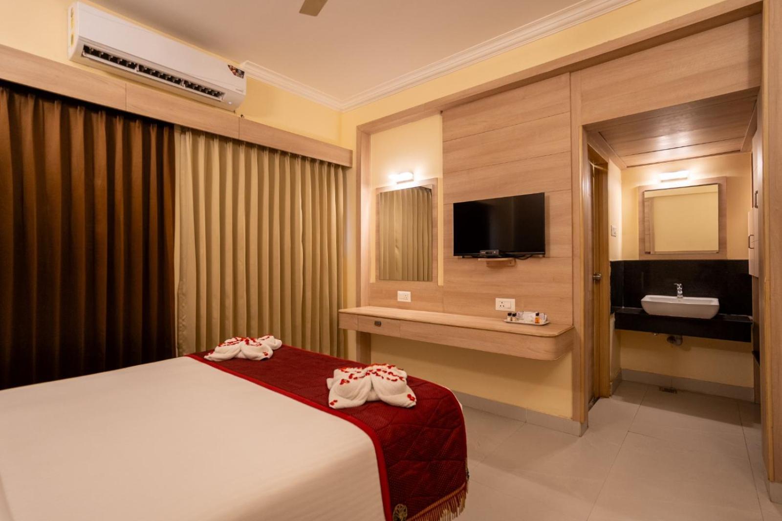 Sree Bharani Hotels Tirunelveli Dış mekan fotoğraf